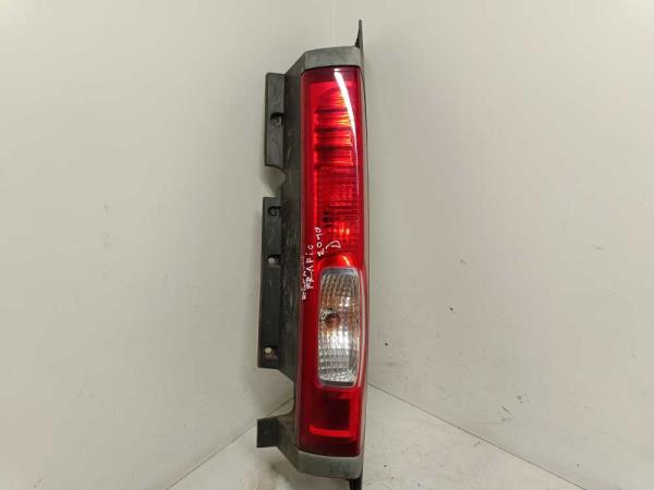 FEU ARRIERE DROIT RENAULT TRAFIC, OPEL VIVARO, NISSAN PRIMASTAR 06/2009-2014 - Vue 1